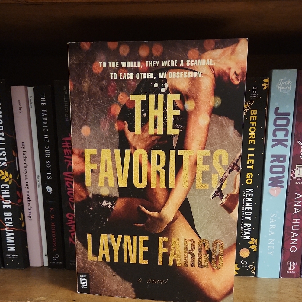 📚3/$20 The Favorites by Layne Fargo Novel